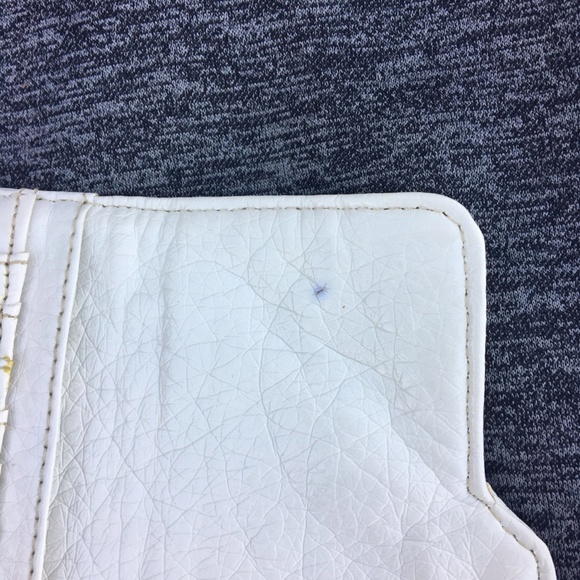 Guess Cream Crinkle Long Wallet Flat Snap Closure Faux Leather Vegan White - Picture 4 of 6